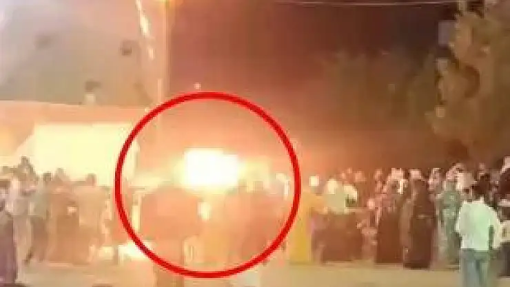 Düğünde havai fişeğin kontrolsüz patlatılması sonucu 9 kişinin yaralandığı an kamerada
