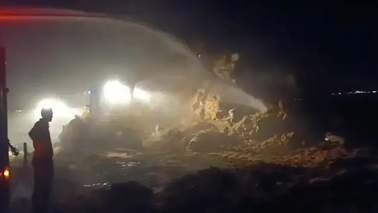 Mardin'de tonlarca saman balyası kül oldu