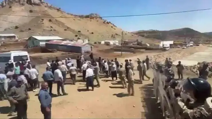 Sincik İnlice Beldesi konut alanında arbede yaşandı: 1 asker yaralı, 9 gözaltı