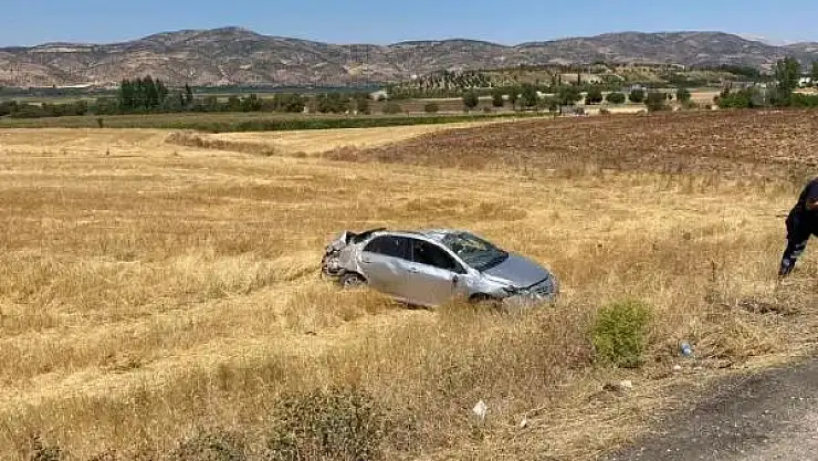 Gölbaşı'nda otomobil takla attı: 1'i ağır 2 yaralı