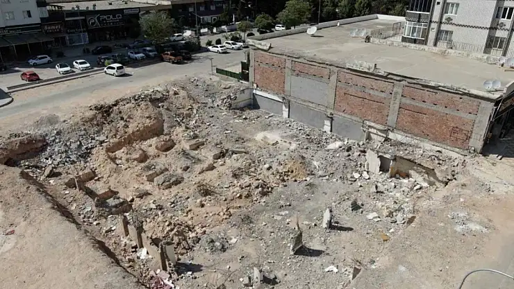 49 kişiye mezar olan Emre Apartmanı davasında 4 sanık tahliye edildi