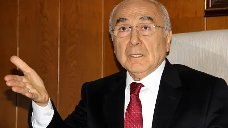 Adana'nın eski Büyükşehir Belediye Başkanı Aytaç Durak uçakta fenalaştı