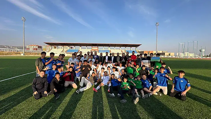 Adıyaman Belediyespor yerel lig'de şampiyon oldu