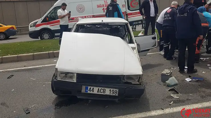 Adıyaman'da çekiciyle otomobilin karıştığı kazada 7 kişi yaralandı