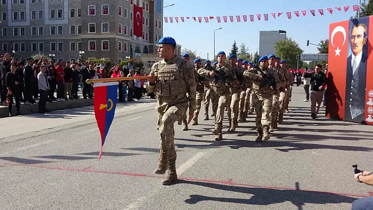 Adıyaman'da, Cumhuriyet'in 102. yılı coşkuyla kutlandı