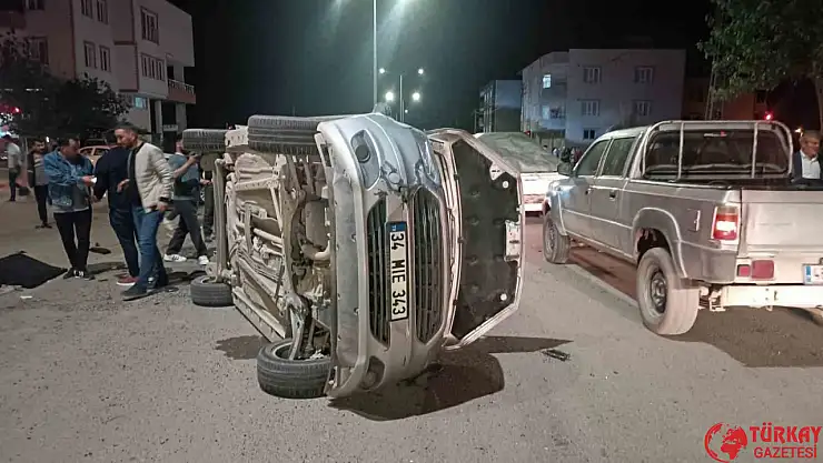 Adıyaman'da iki hafif ticari araç çarpıştı: 4 yaralı