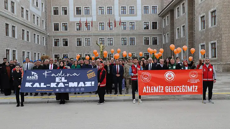 Adıyaman'da kadına şiddete karşı farkındalık yürüyüşü gerçekleştirildi