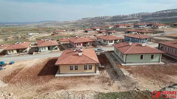 Adıyaman'da teslim edilen köy evleri sıcak yuva oluyor