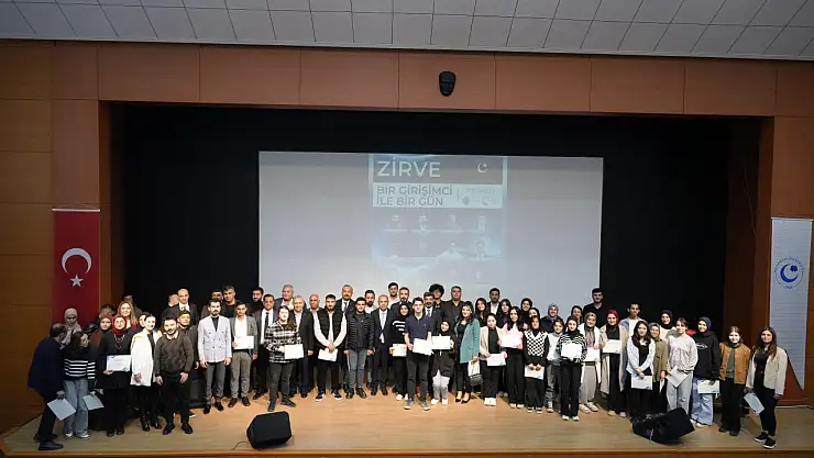 Adıyaman Üniversitesinde 'Bir Girişimci ile Bir Gün Zirvesi' Düzenlendi