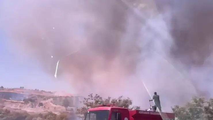 Anız yangını bahçeye sıçradı