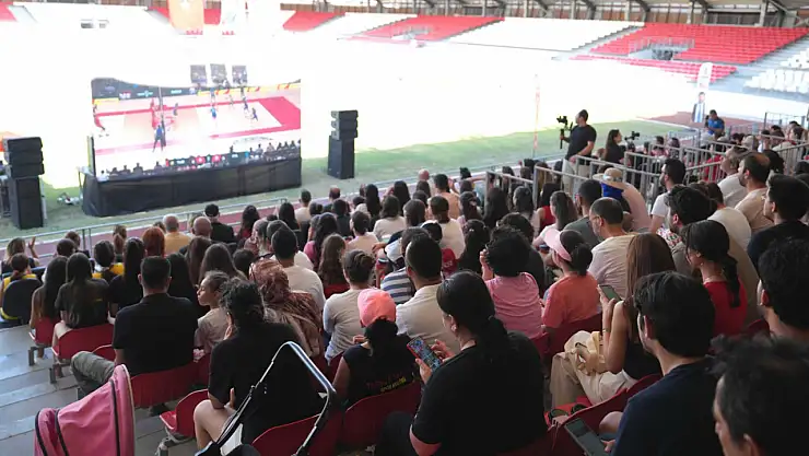 Atatürk Gösteri Merkezi'nde voleybol heyecanı
