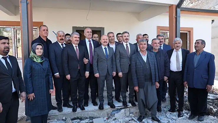 Aydın Akıncılar beldesinde kalıcı konutlarda incelemede bulundu