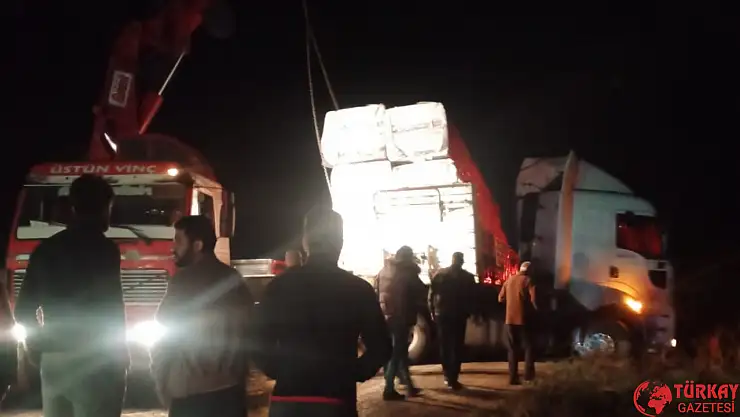 Aynı bölgede üç farklı tır kazası yaşandı