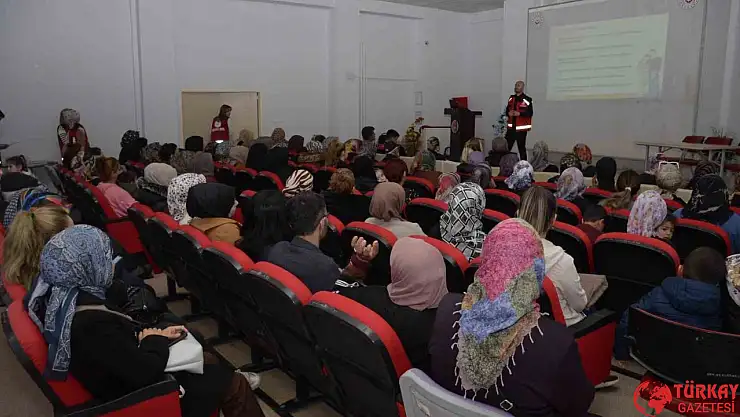 Besni'de aile yılı eğitim ve bilgilendirme programı düzenlendi