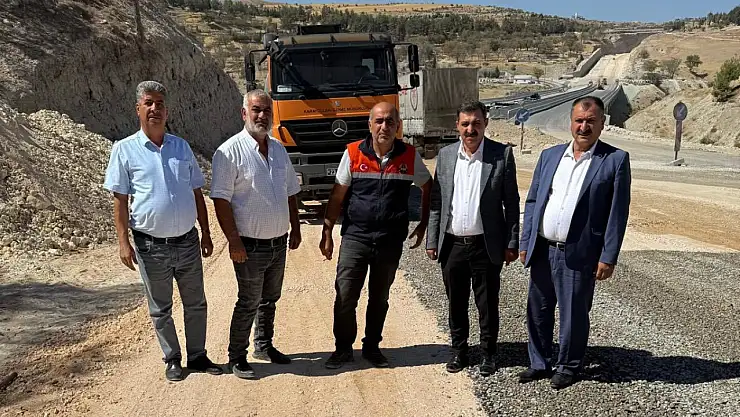 Besni'de çevre yolunda asfalt çalışması başlatıldı