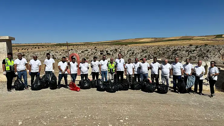 Besni Eğitim Vakfından çevre temizlik harekatı