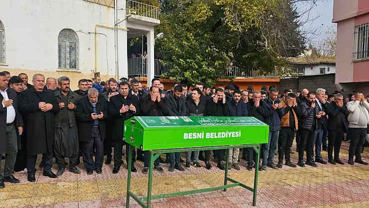 Besnili sanatçı Özgür Nurşani (Kılınç) son yolculuğuna uğurlandı