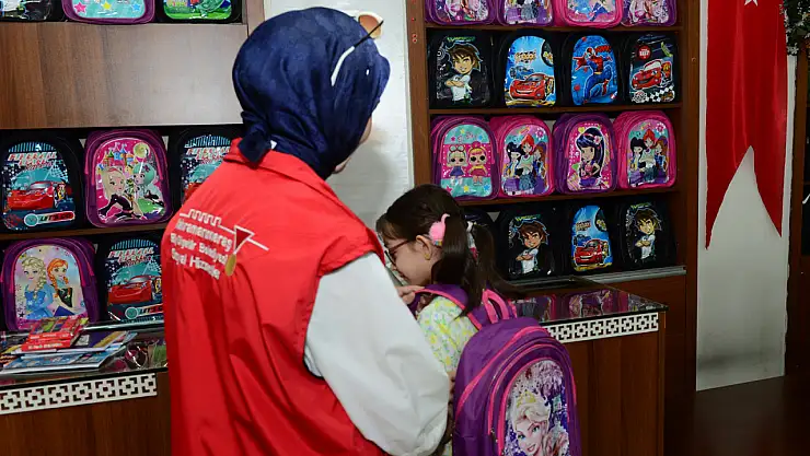 Büyükşehir'den öğrencilere kırtasiye desteği