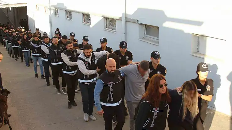 Cinayetlere karışan