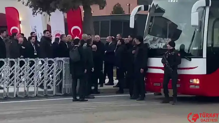 Cumhurbaşkanı Erdoğan, Adıyaman'da yeni iş yerlerine kavuşan esnafları ziyaret etti