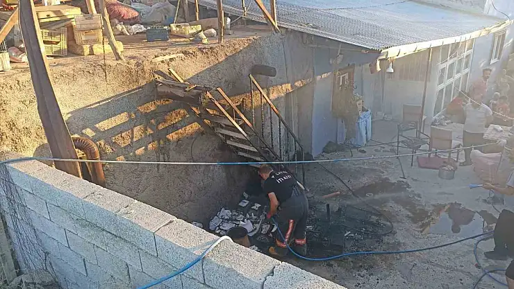 Darende'de ev yangını