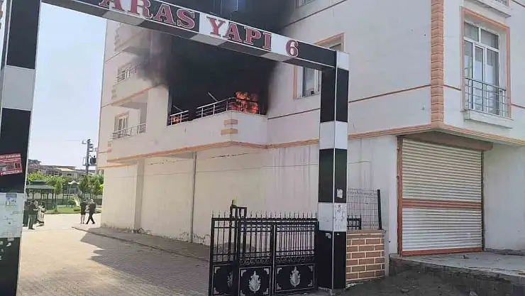 Diyarbakır'da bir evin balkonunda çıkan yangın söndürüldü