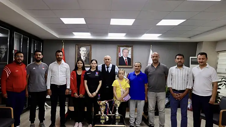 Elüstü: Gençlerimizin farklı branşlarda elde ettiği başarılar bizler için gurur kaynağıdır