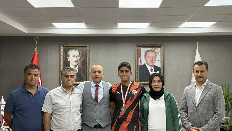 Emir Kaya'dan Türkiye 3.'lüğü başarısı