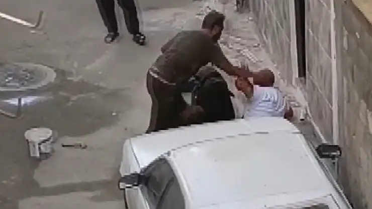 Gaziantep'te dehşete düşüren görüntüler: Annesini tekmeledi, ağabeyini defalarca bıçaklayarak öldürdü