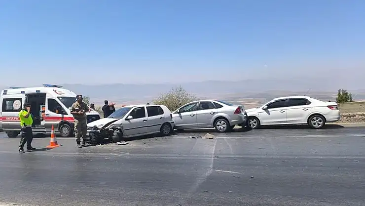 Gaziantep'te dört aracın karıştığı zincirleme kaza: 9 yaralı