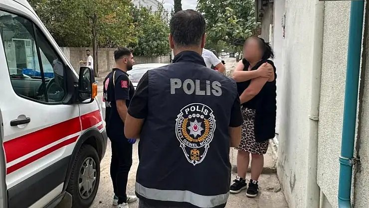 Genç kız sokak ortasında yumruklu ve tekmeli saldırıya uğradı
