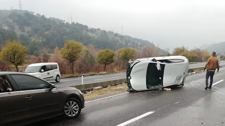 Gölbaşı Malatya karayolunda otomobil takla attı