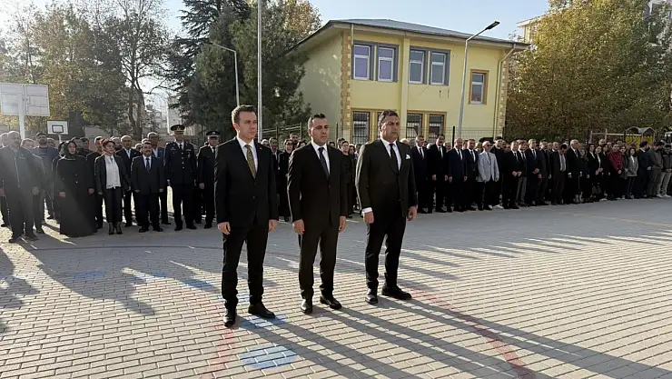 Gölbaşı'nda 10 Kasım Atatürk'ü anma günü programı düzenlendi