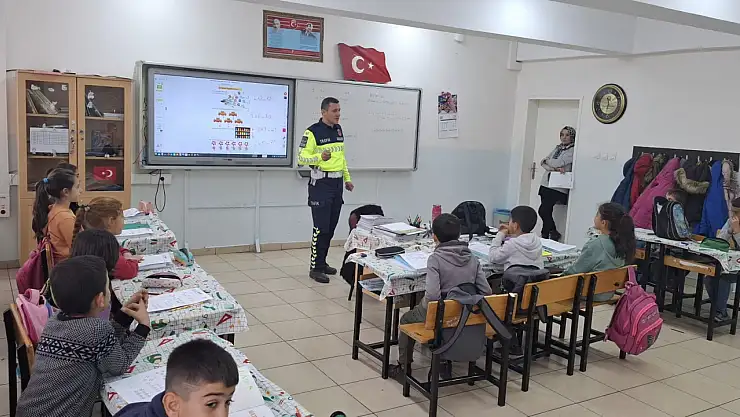 Gölbaşı'nda öğrencilere yönelik trafik eğitim semineri