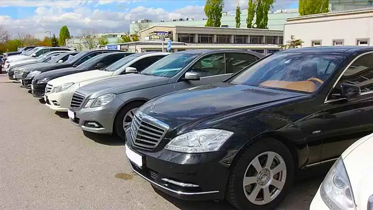 Gümrükten çok ucuza 2. el arabalar satışa çıktı