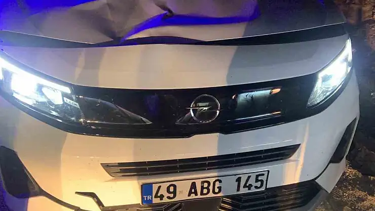 Hafif ticari araç yayaya çarptı: 1 ağır yaralı