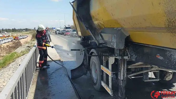 Hafriyat kamyonunun lastiğinde çıkan yangın korkuttu