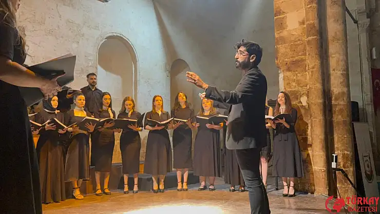 Harran Üniversitesi Öğrencilerinden oluşan Vox Humanis Korosu'ndan unutulmaz konser