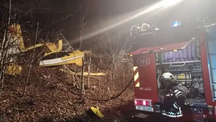 Hırvatistan İtfaiyeciler Birliği, Türkiye'ye ait yangın söndürme uçağının Senj kenti yakınlarında düştüğünü ve pilotun hayatını kaybettiğini açıklayarak,
