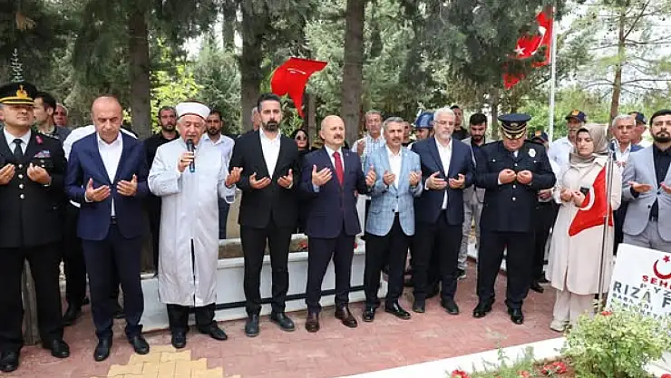 İl Protokolünden Deprem Şehitliğine ziyaret