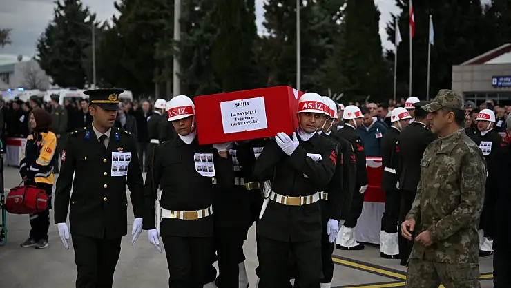 Kahraman şehitlerimiz memleketlerine uğurlandı