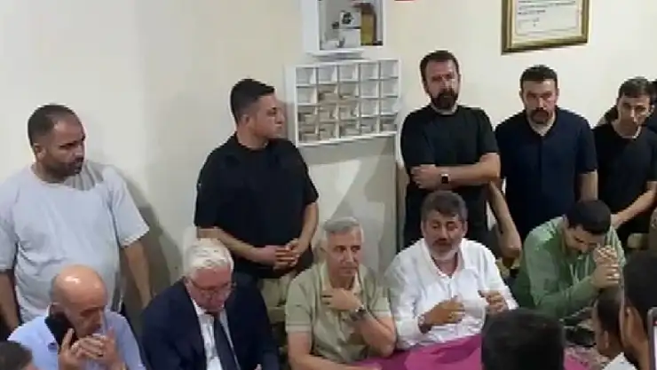 Kahramanmaraş'ın Pazarcık ilçesinde yol trafiğe açıldı