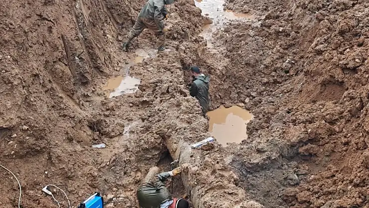 Kahta Belediye personellerinden Haydaran ishale hattında yoğun mesai