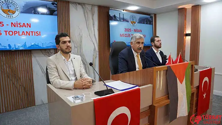 Kahta Belediyesi, hem Filistin'e hem de İBB'deki yolsuzluklara dikkat çekti