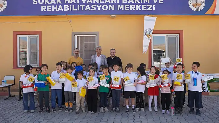Kahta Belediyesi'nden Hayvanları Koruma Günü'nde anlamlı etkinlik