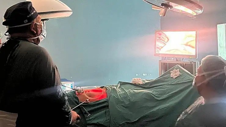 Kahta Devlet Hastanesi'nde İlk Defa TAPP Kasık Fıtığı Ameliyatı Gerçekleştirildi