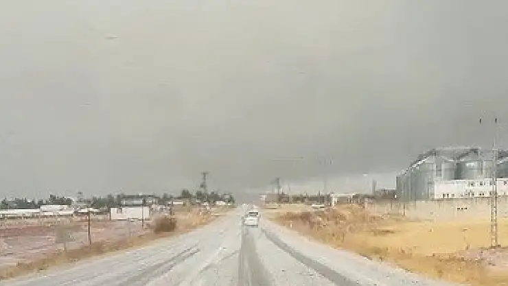 Kahta-Sincik yolunda dolu yağışı