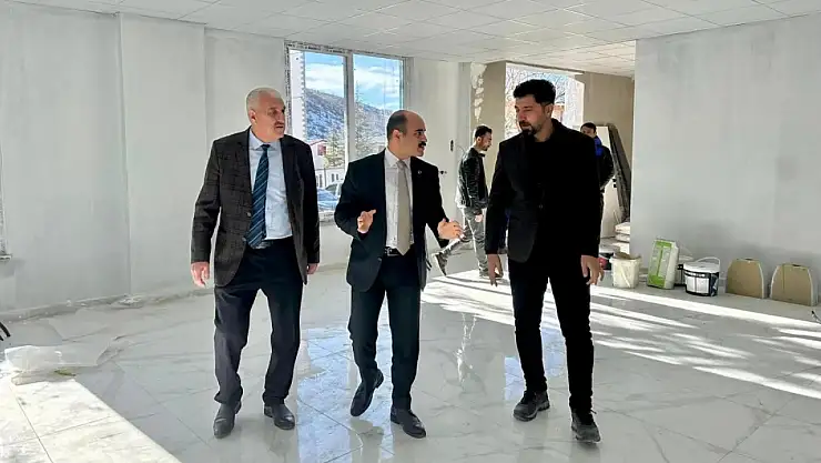 Kaymakam Altınöz öğretmenevi inşaatında incelemede bulundu