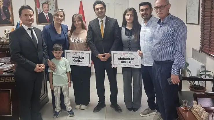 Kaymakam Seyhan ses yarışmasının başarılı öğrencilerini tebrik etti