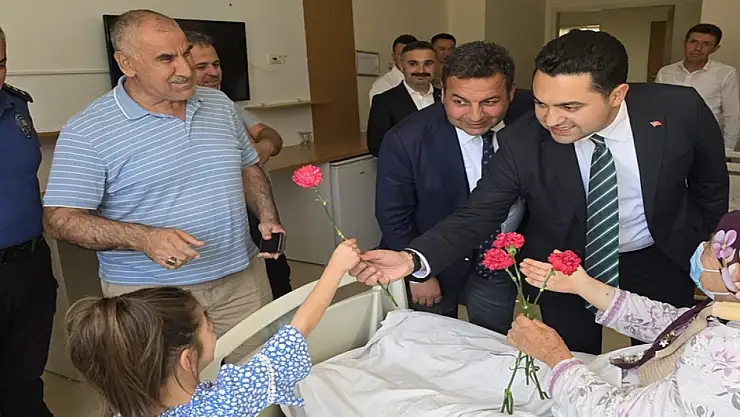 Kaymakam Seyhan ve Başkan Yıldırım'dan hastaneye bayram ziyareti